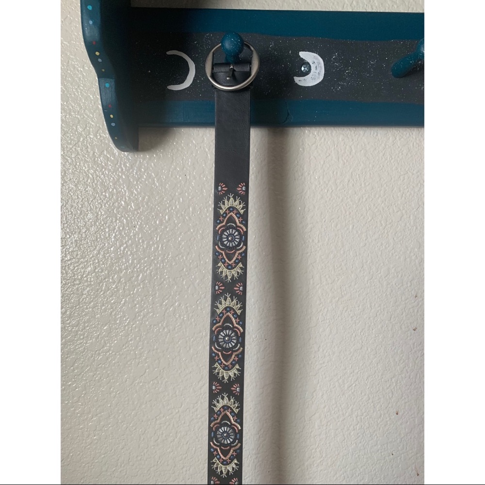 Black faux leather belt